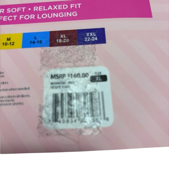 Wildfox women's sweatshirt and short lounge set in a purple tie-dye stars print - Picture 3 of 3